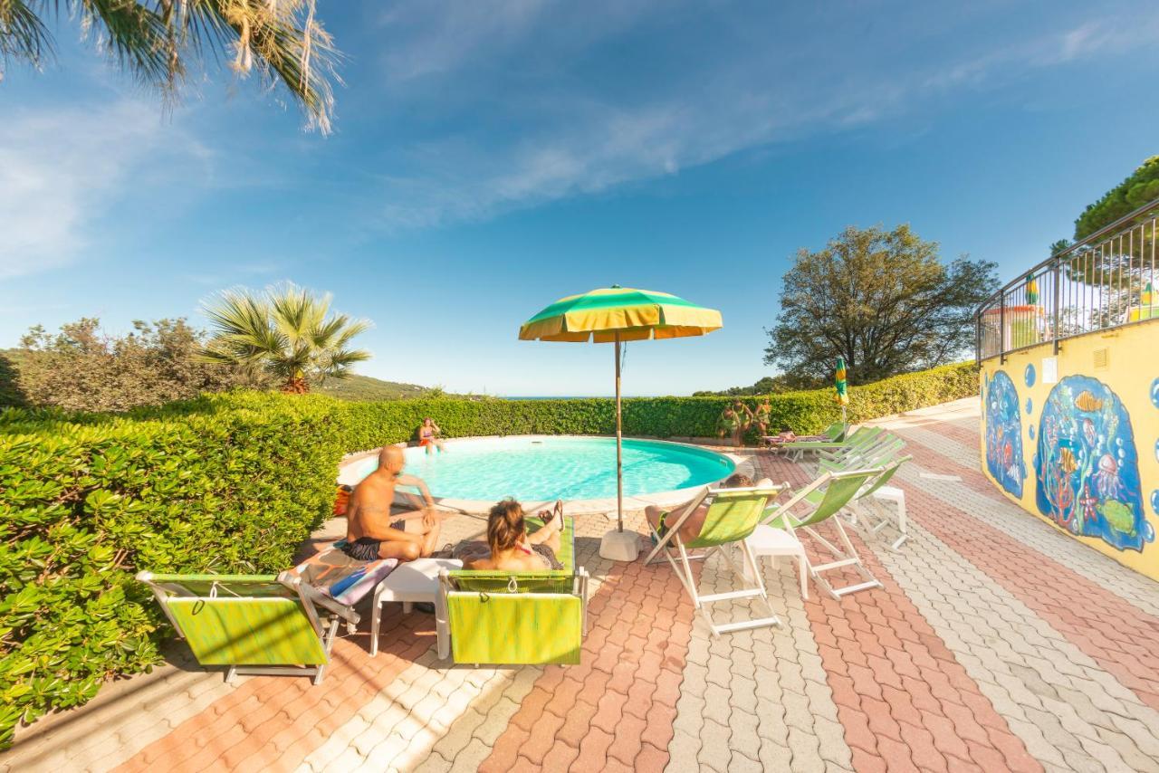 Hotel Villino Garden & Pool Marina dʼMarina dʼAndora Exterior foto