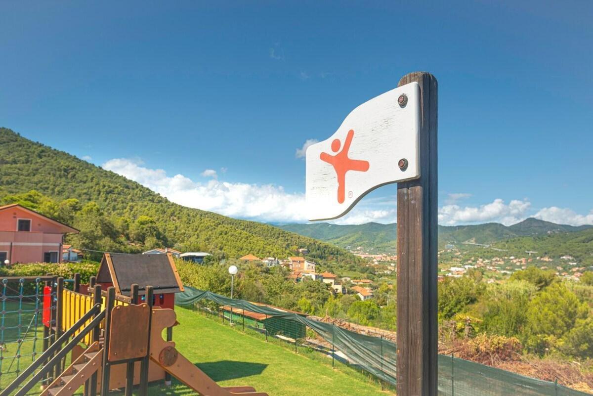 Hotel Villino Garden & Pool Marina dʼMarina dʼAndora Exterior foto