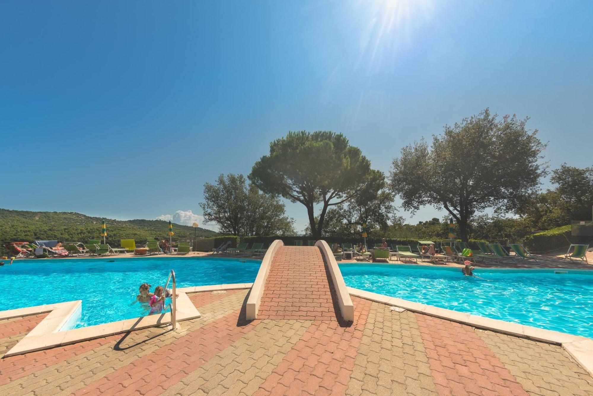 Hotel Villino Garden & Pool Marina dʼMarina dʼAndora Exterior foto