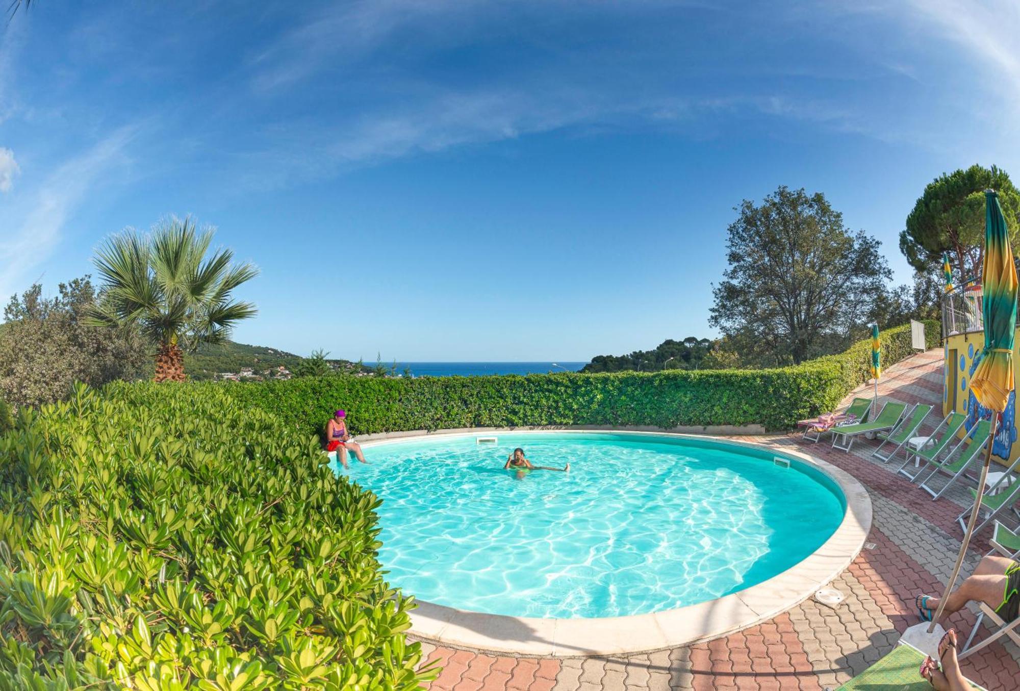 Hotel Villino Garden & Pool Marina dʼMarina dʼAndora Exterior foto